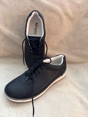 Alegria Black Casual Lace-Up Sneakers